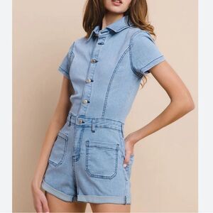 WISTERIA LANE SIZE LARGE LIGHT WASH DENIM SHORT SLEEVE ROMPER COWGIRL WESTERN